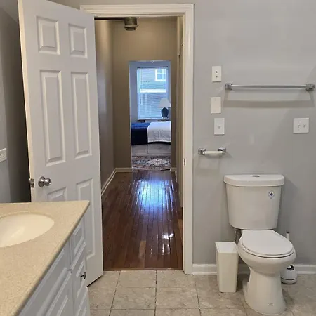Luxe Loft Vibe With King - 4br 3ba Apartment