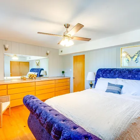 Apartment Walk To Train & Bus: Updated Chicago