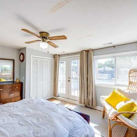 Apartment Walk To Train & Bus: Updated Chicago