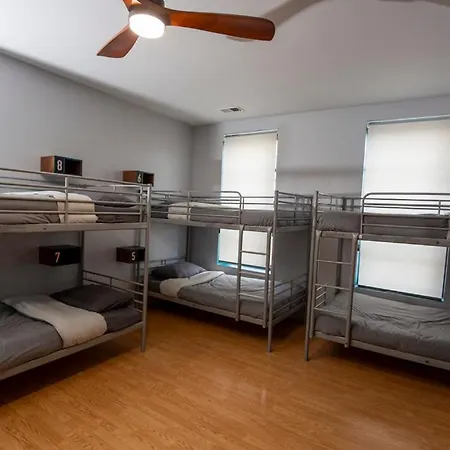 Hostel Parthenon Chicago