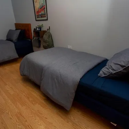 Parthenon Hostel Chicago