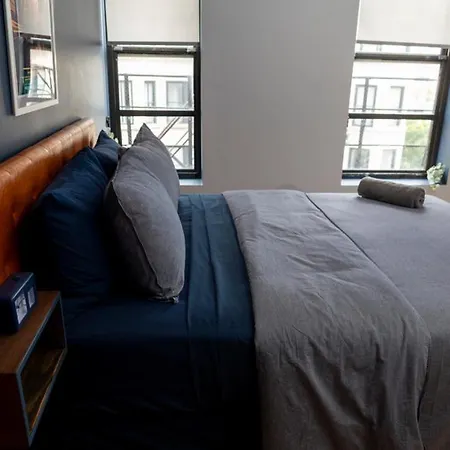 Hostel Parthenon Chicago
