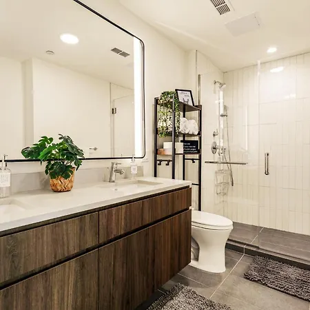 Luxurious 3bd Penthouse L Private Patio L Gym L Stunning Rooftop * Chicago
