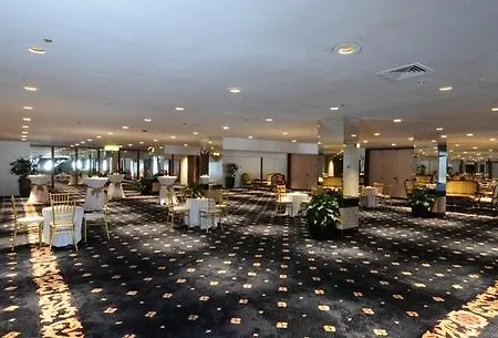 Congress Plaza Hotel 4*