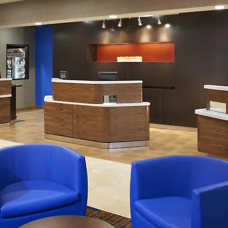 Courtyard By Marriott Downtown/river North 3*