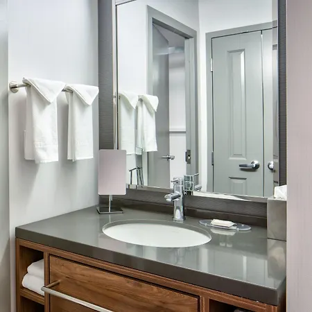 Courtyard By Marriott Downtown/river North Hotel Chicago