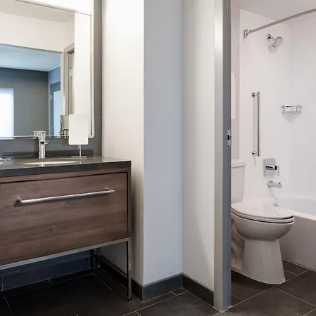 Courtyard By Marriott Downtown/river North Hotel Chicago