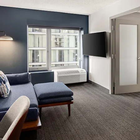 Hotel Courtyard By Marriott Downtown/river North