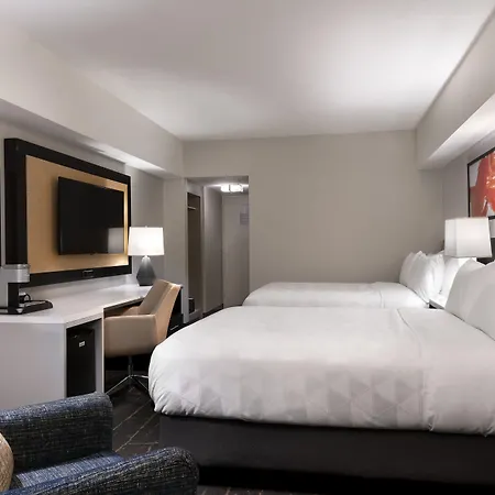 Mart Plaza River North, An Ihg 4*