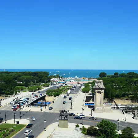 Congress Plaza 3*