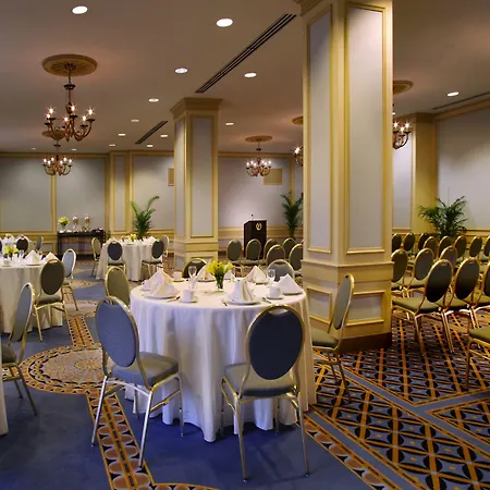 Hotel The Palmer House Hilton 4*