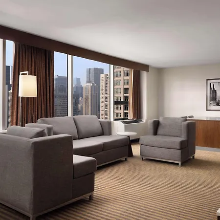 Hotel Hampton Downtown/magnificent Mile 3*