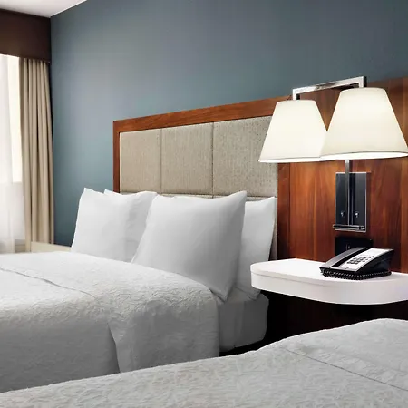 Hampton Downtown/magnificent Mile Hotel