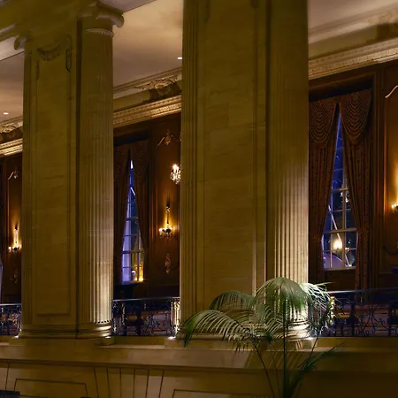 Hilton Hotel 3*