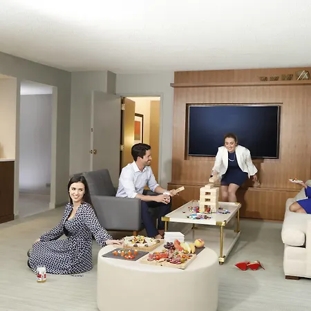 Sheraton Grand Riverwalk 4*
