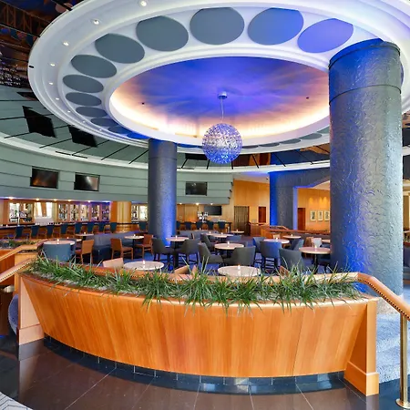 Sheraton Grand Riverwalk Hotel 4*