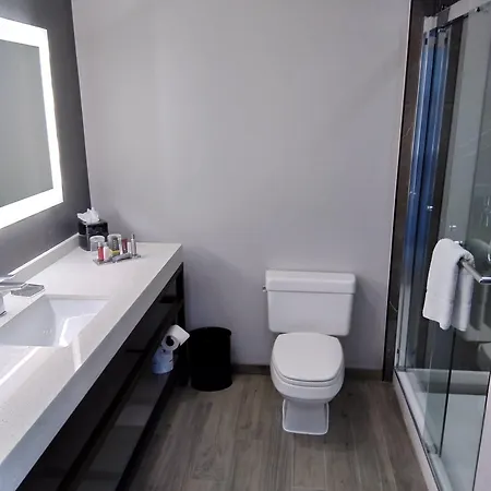 Courtyard By Marriott At Medical District-uic 3*