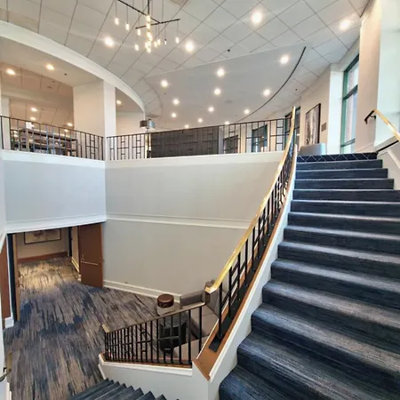 Courtyard By Marriott At Medical District-uic Chicago