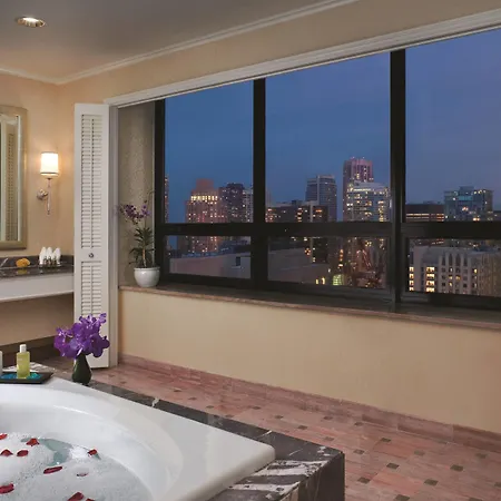 The Ritz-carlton, Hotel