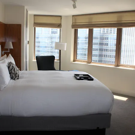 Fairmont Millennium Park Hotel 4*