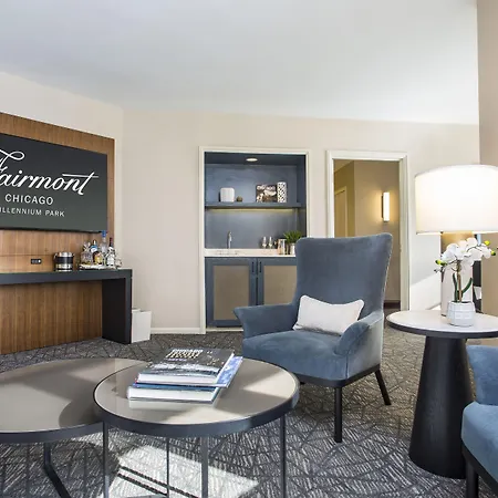 Fairmont Millennium Park 4*