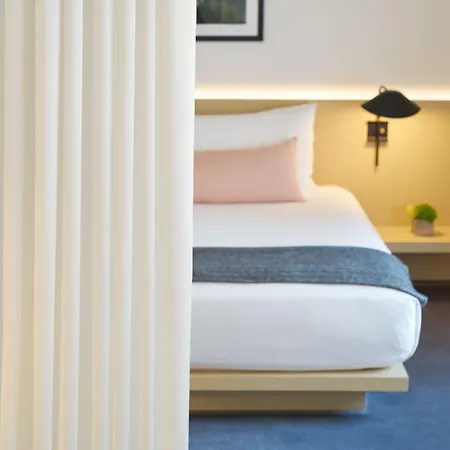 Hotel Ambassador Chicago, Part Of Jdv By Hyatt 4*