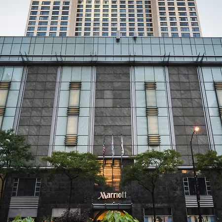Marriott Downtown Magnificent Mile 4*