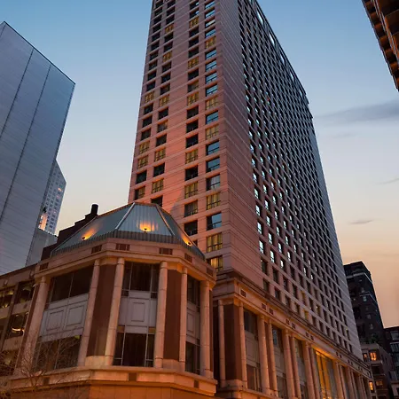 Hotel Hilton Magnificent Mile 3*