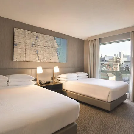Hilton Magnificent Mile 3*