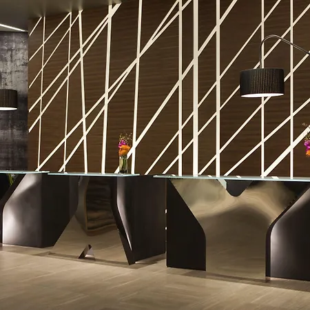 Hotel Renaissance Downtown 4*