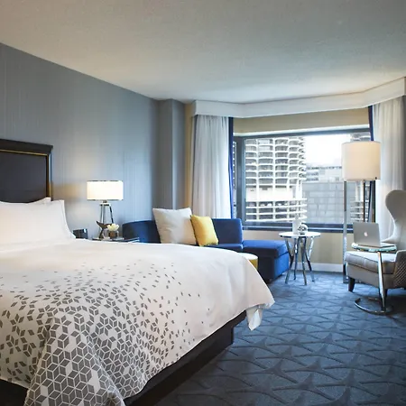Renaissance Downtown Hotel 4*