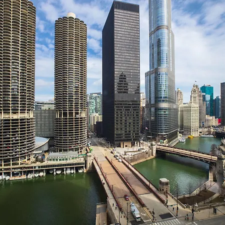 Renaissance Downtown 4*