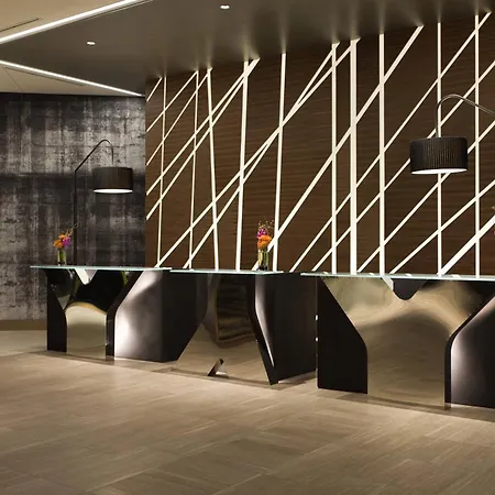 Renaissance Downtown 4*