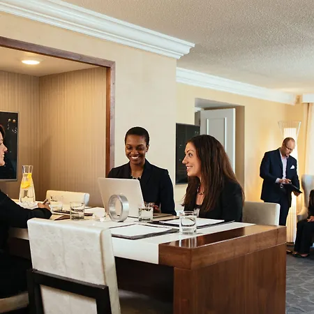 Hotel Renaissance Downtown 4*