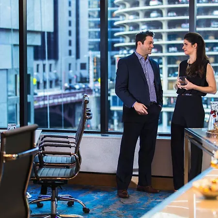 Renaissance Downtown 4*