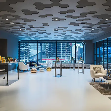 Renaissance Downtown 4*