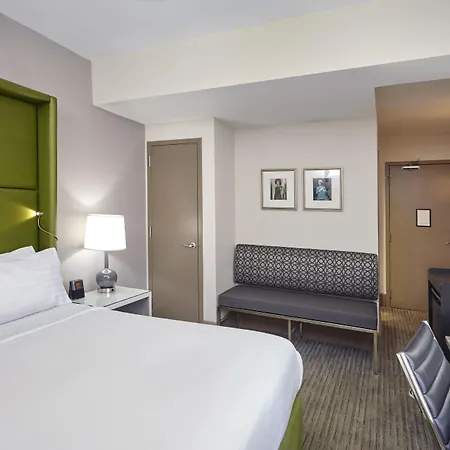 Hotel Express - Magnificent Mile By Ihg Chicago