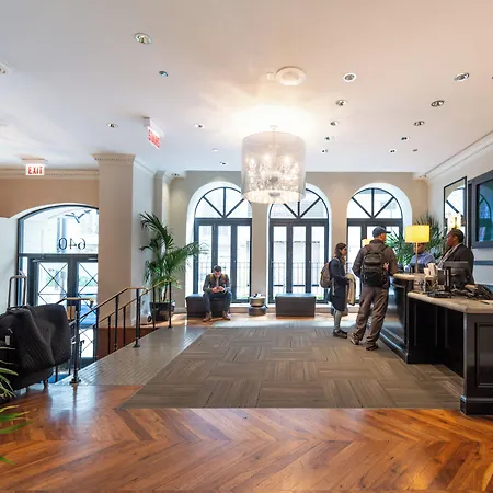 Express - Magnificent Mile By Ihg 3*