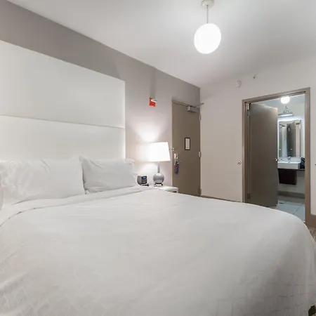 Express - Magnificent Mile By Ihg