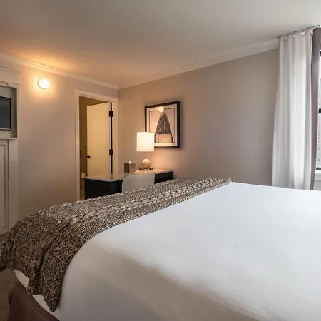 Claridge House Chicago, Tapestry Collection By Hilton 4*