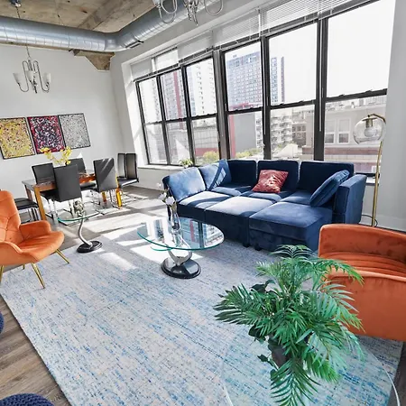 Mccormick Place Downtown: Luxurious 3br/2ba For 10 *