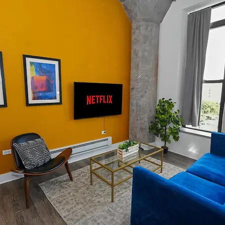 Luxury With Optional Parking And Gym Access Near Mccormick Place, Chinatown And Soldier Field Apartment *