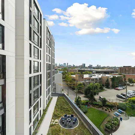 Brand New 4br In Heart Of Hotel *