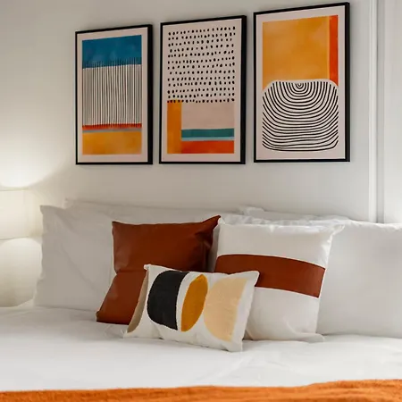 Hotel Brand New 4br In Heart Of