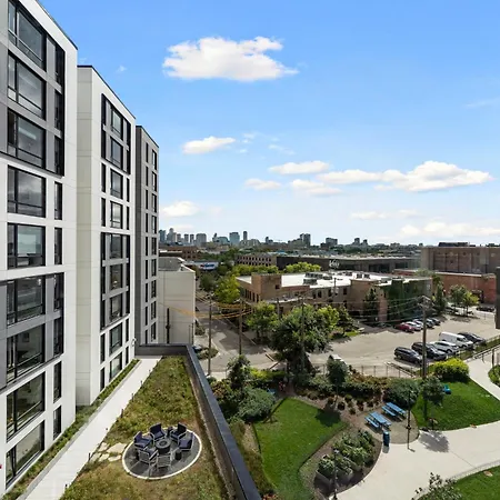 Brand New 4br In Heart Of * Chicago