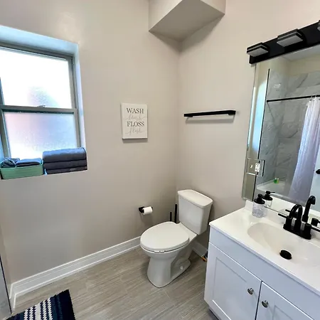 Harmony Near The Lake, Modern 3 Bed 2 Bath