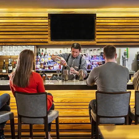 Hyatt Centric Magnificent Mile 4*