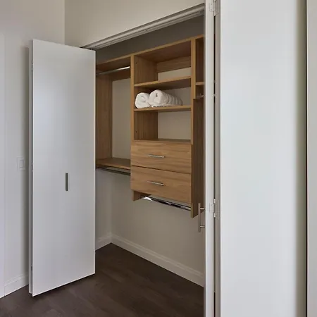 Apartment Lux Apts With Views And Amenities