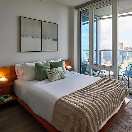 Lux Apts With Views And Amenities *