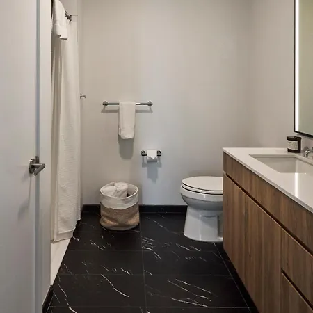 Apartment Lux Apts With Views And Amenities